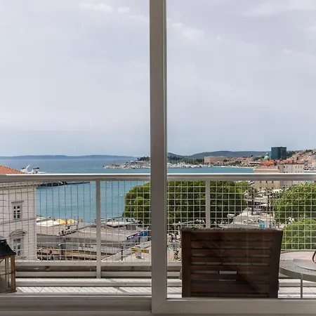 5th Floor Apartment- Harborview ספליט