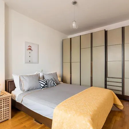 5th Floor Apartment- Harborview Lejlighed *