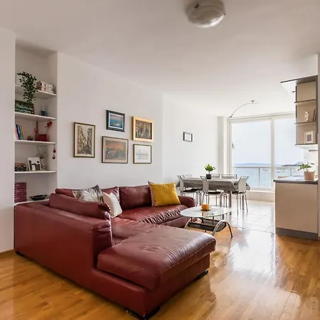 5th Floor Apartment- Harborview *