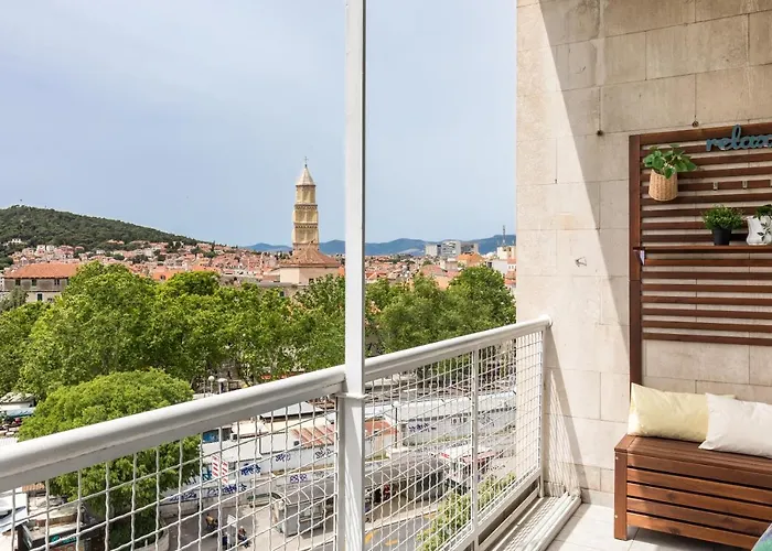 5th Floor Apartment- Harborview *