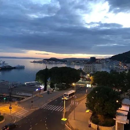 5th Floor Apartment- Harborview Апартаменты Сплит