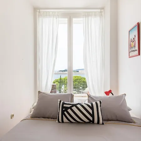 5th Floor Apartment- Harborview *